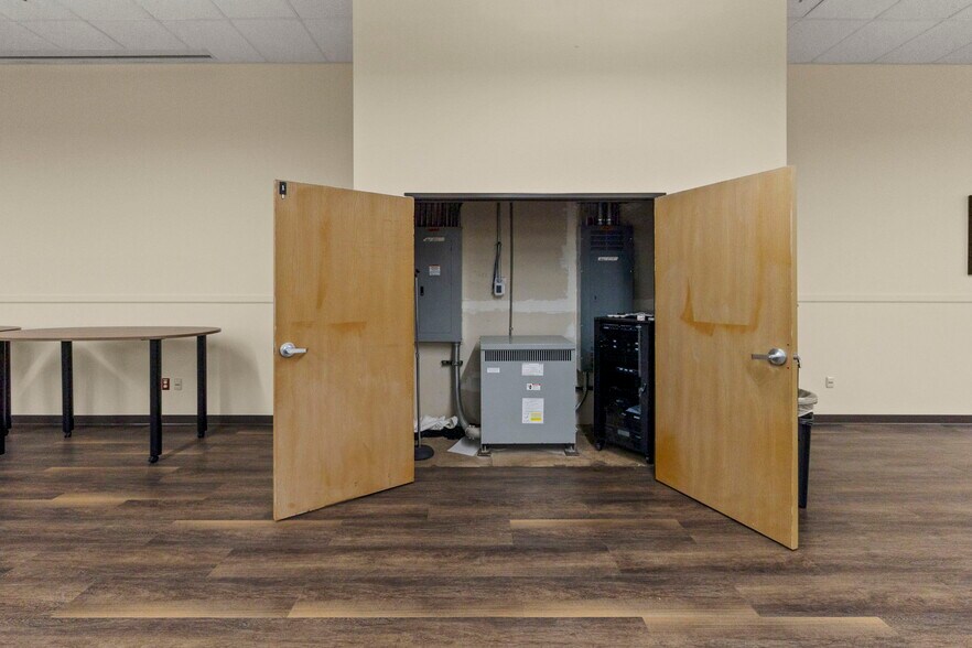 More Photos Of 6436 S Hwy 85-87, Colorado Springs General Retail For Sale