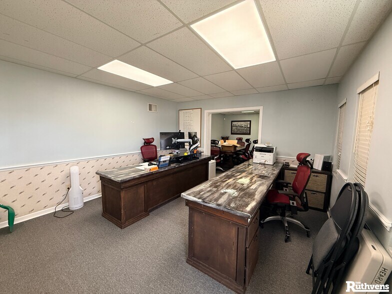 More Photos Of 1625 N US Highway 17, Eagle Lake Office For Lease