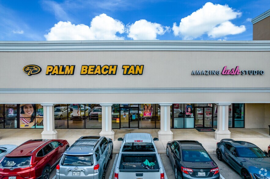 More Photos Of 999 E Basse Rd, San Antonio Unknown For Lease