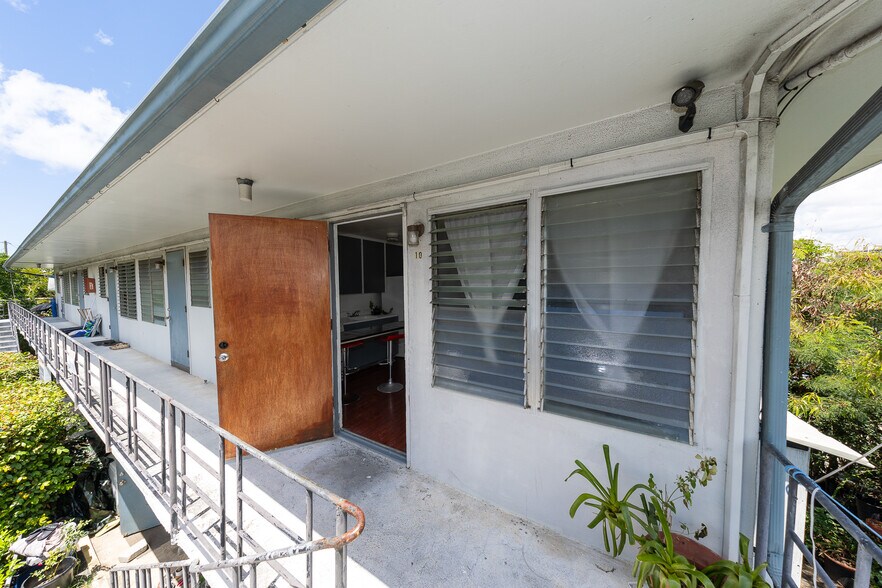 More Photos Of 1640 Lusitana St, Honolulu Apartments For Sale