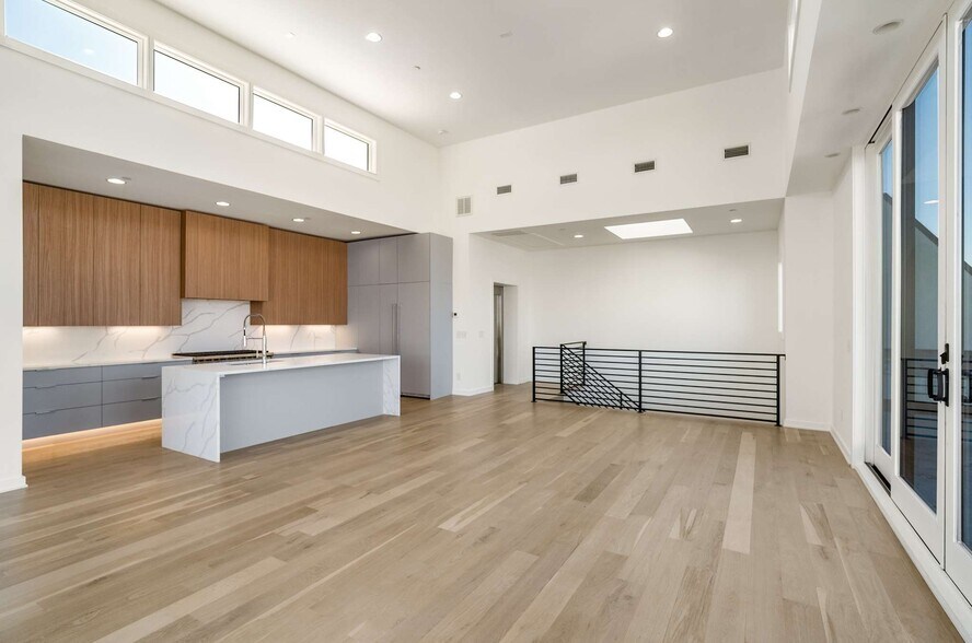More Photos Of 1017 12th Ave S, Nashville Apartments For Sale