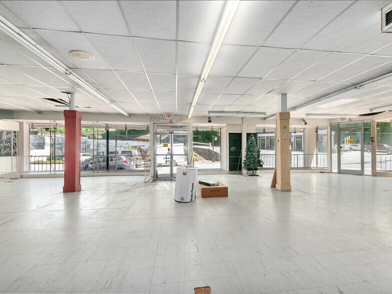 More Photos Of 505 Main St, Canton Storefront Retail Office For Sale