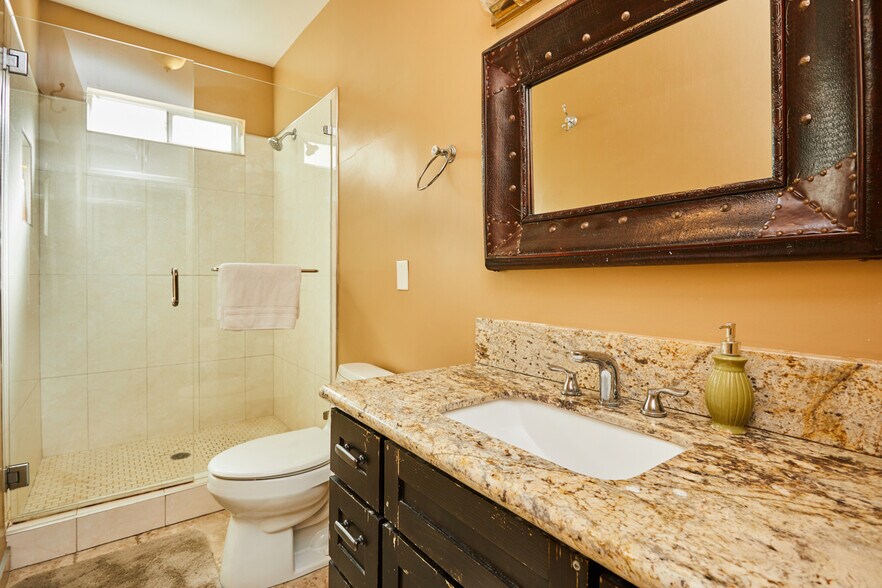 More Photos Of 1813-1817 Grace Ave, Los Angeles Apartments For Sale