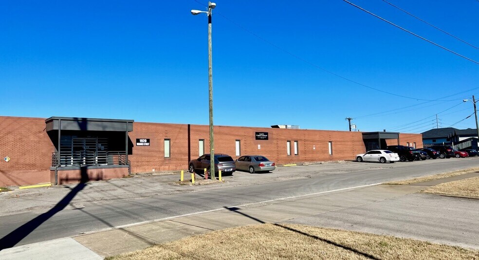 More Photos Of 1920 Warner St, Nashville Distribution For Lease