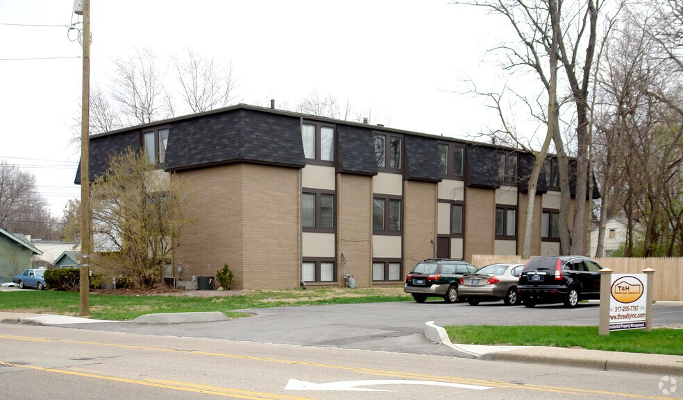More Photos Of 740 E 52nd St, Indianapolis Office For Lease