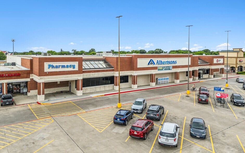 More Photos Of 3525 Sycamore School Rd, Fort Worth Supermarket For Sale