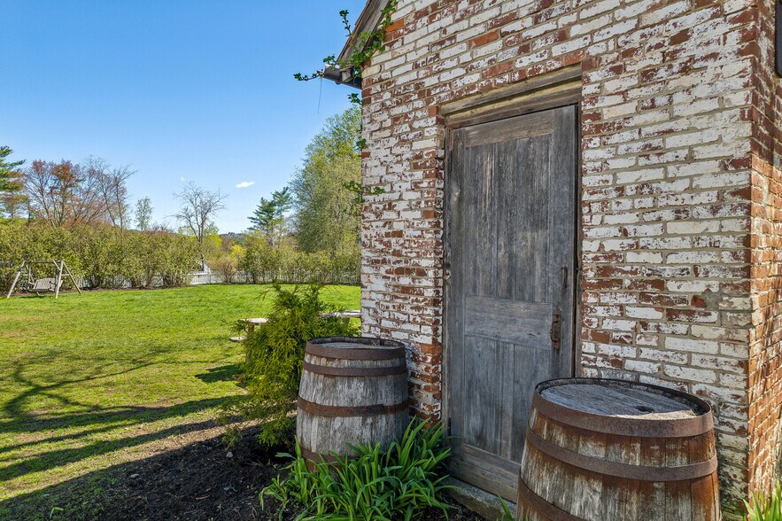 More Photos Of 9 Main St, Lyme Hospitality For Sale