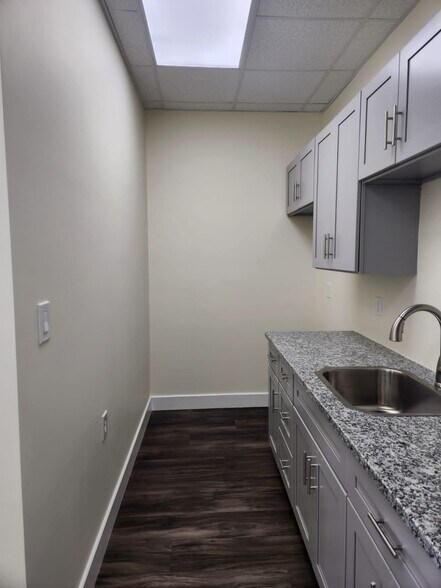 More Photos Of 3107 Elrod Rd, Katy Unknown For Lease