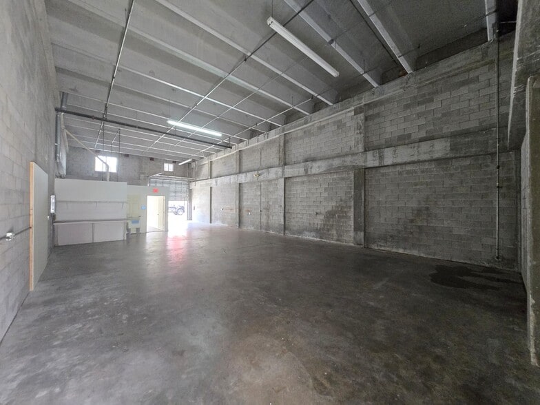 More Photos Of 13901 SW 143rd Ct, Miami Warehouse For Lease