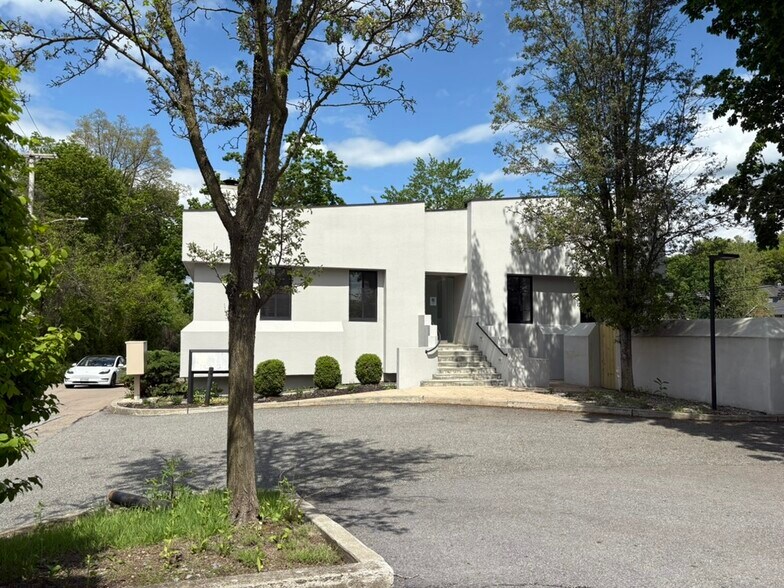 More Photos Of 9 Hunts Ln, Chappaqua Loft Creative Space For Lease