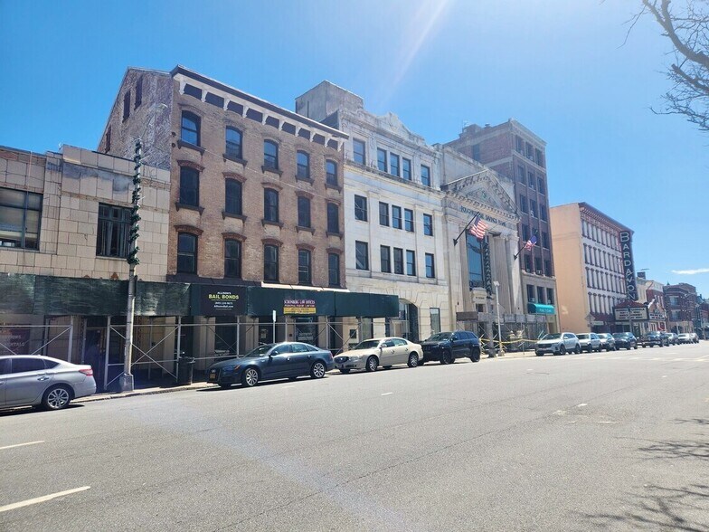 More Photos Of 17 Market St, Poughkeepsie Office For Sale