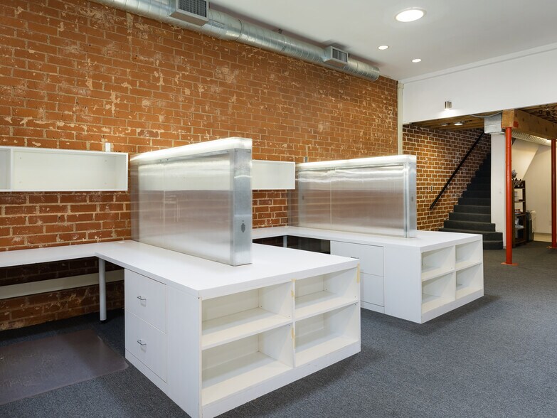 More Photos Of 1424 Marcelina Ave, Torrance Freestanding For Lease