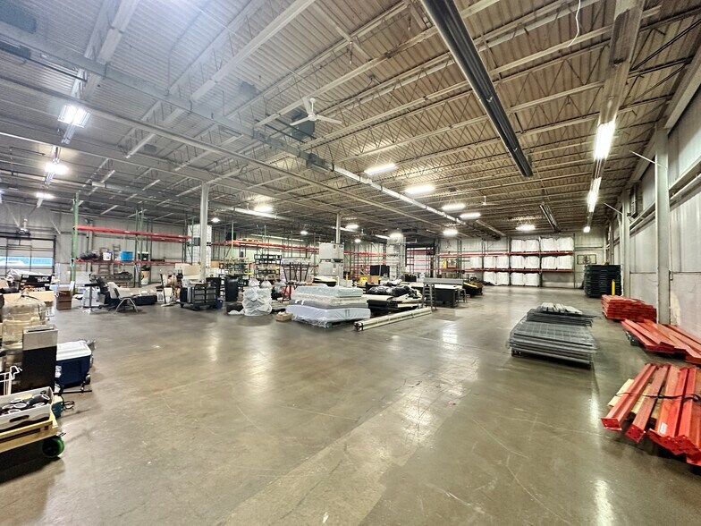 More Photos Of 78 Jackson Plaza, Ann Arbor Warehouse For Lease