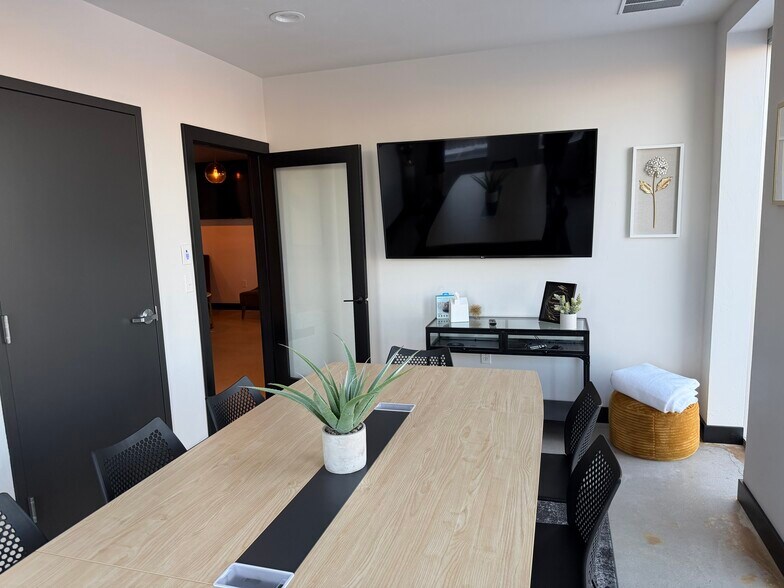 More Photos Of 3003 W College Ave, Appleton Office For Lease