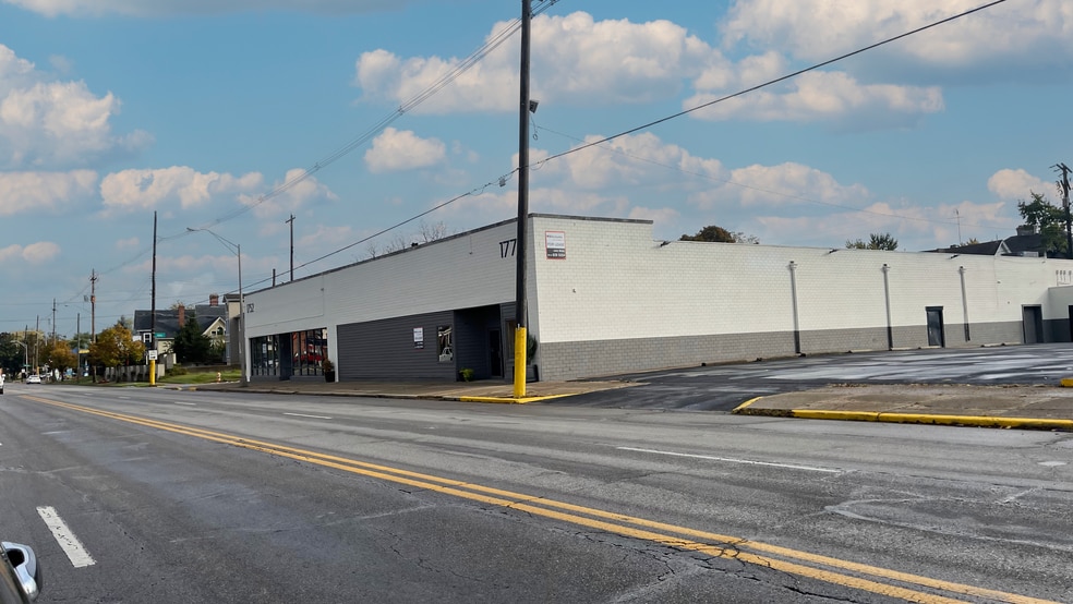 More Photos Of 1752-1776 S High St, Columbus Freestanding For Sale