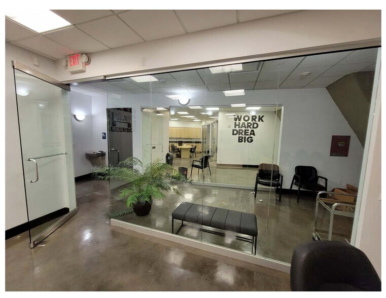 More Photos Of 3063 Outlet Center Dr, Sealy Flex For Sale