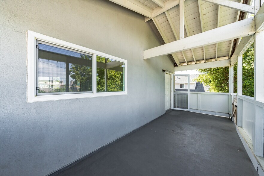 More Photos Of 3759 W 182nd St, Torrance Multifamily For Sale