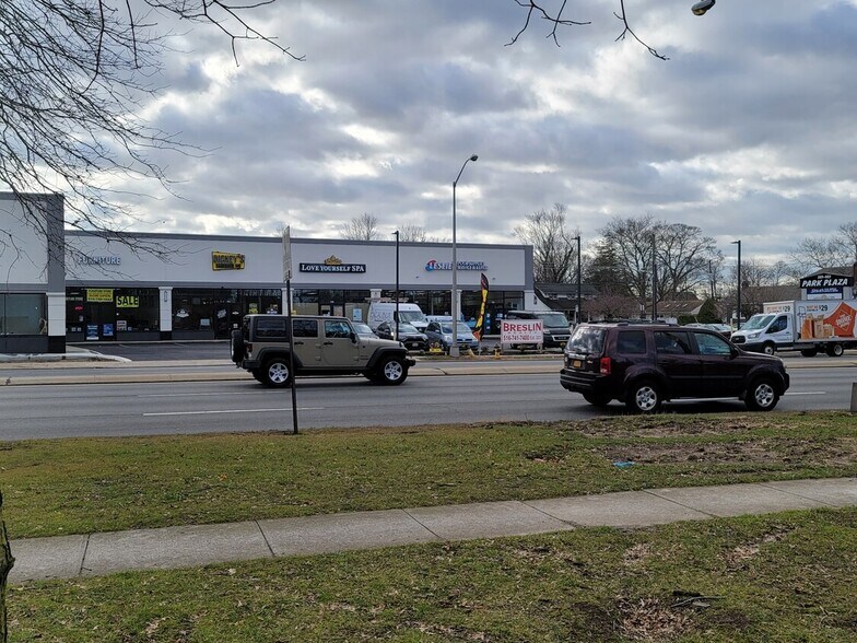 More Photos Of 399 W Sunrise Hwy, Freeport Storefront For Lease