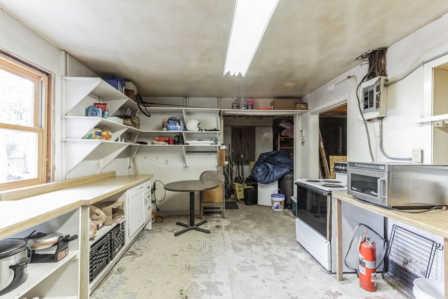 More Photos Of N11050 County Road A, Tomahawk Bar For Sale