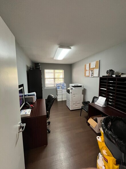 More Photos Of 2400 NW 24th St, Fort Worth Office For Sale