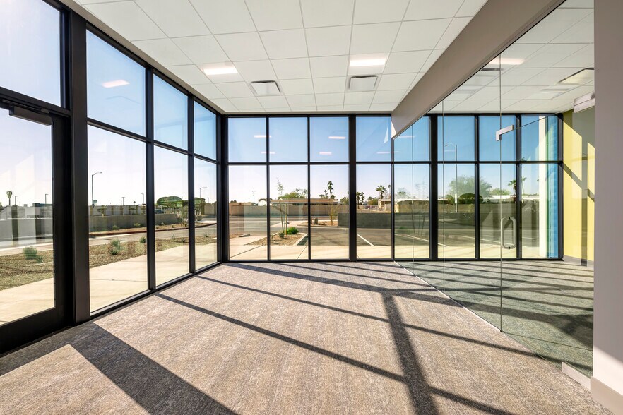 More Photos Of 725 N Eliseo C. Felix Jr Way, Avondale Warehouse For Lease