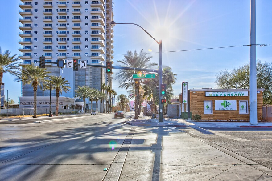 More Photos Of 800 S Casino Center Blvd, Las Vegas Loft Creative Space For Sale