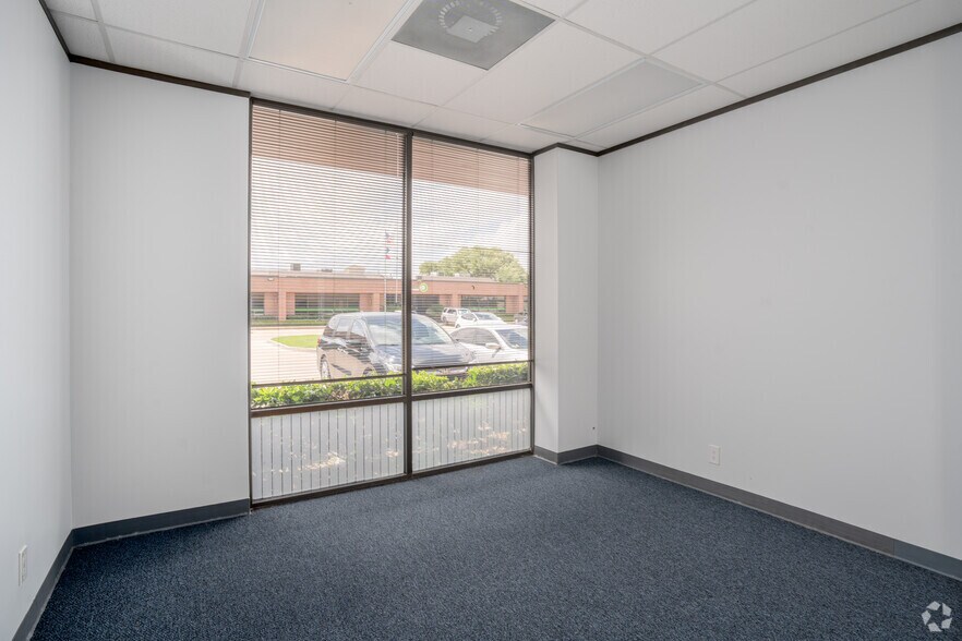 More Photos Of 10435 Greenbough Dr, Stafford Office For Lease