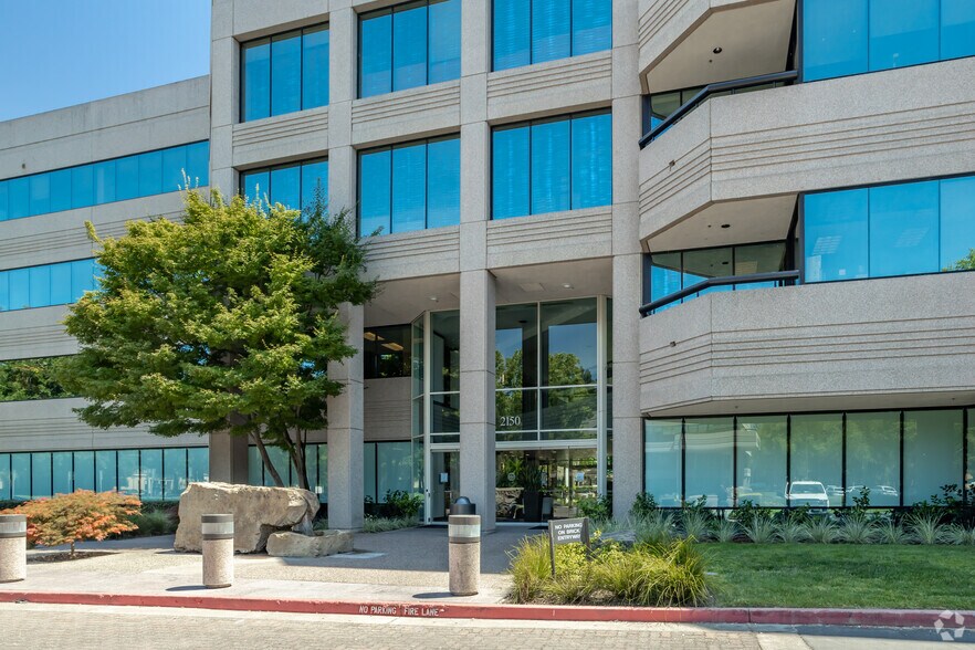 More Photos Of 2150 River Plaza Dr, Sacramento Office For Lease
