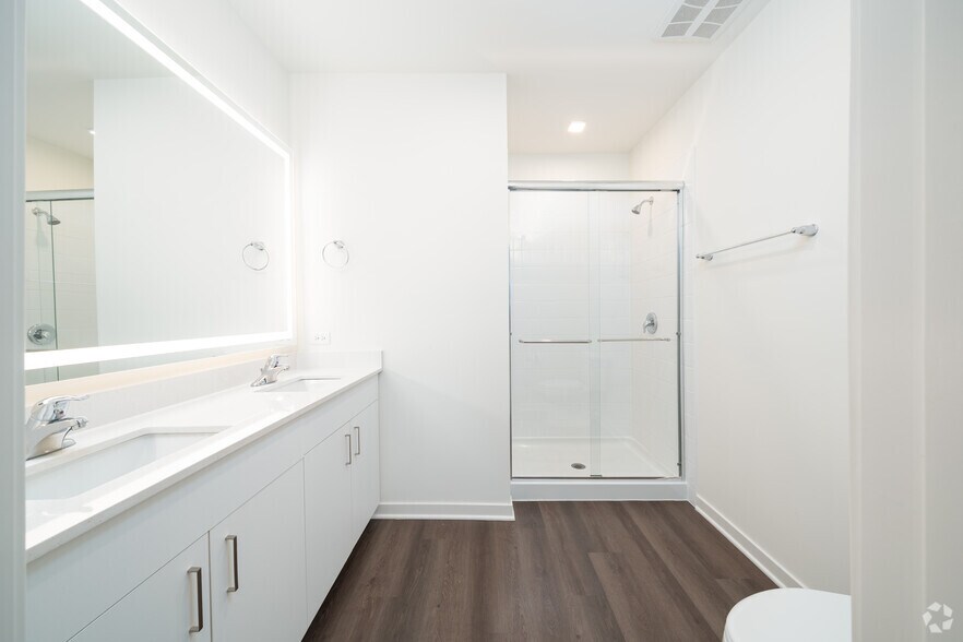 More Photos Of 122 E Northwest Hwy, Mount Prospect Apartments For Lease