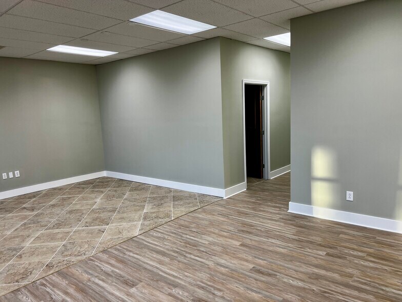 More Photos Of 12925 Booker T Washington Hwy, Hardy Storefront Retail Office For Lease