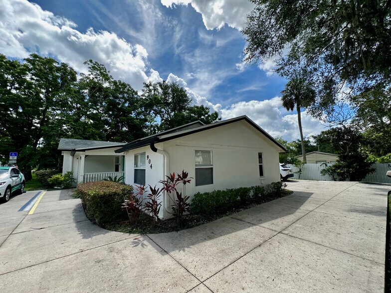 More Photos Of 904 W New York Ave, Deland Office For Sale