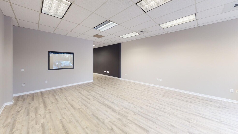 More Photos Of 13500 NE Bel Red Rd, Bellevue Freestanding For Lease