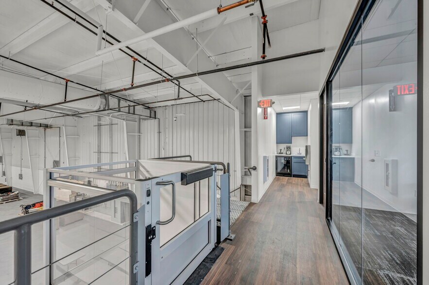 More Photos Of 310 Park Dr, Chardon Warehouse For Sale