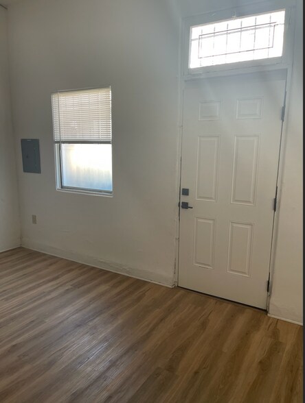 More Photos Of 1051-1065 Rosecrans St, San Diego Storefront Retail Residential For Sale