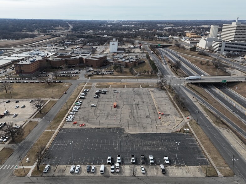 More Photos Of 400 SE 8th Ave, Topeka Land For Sale