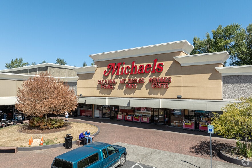More Photos Of 1900-1926 SE McLoughlin Blvd, Oregon City Unknown For Lease
