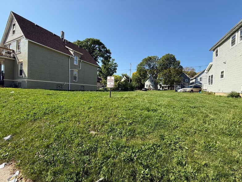 More Photos Of 2523 N 35th St, Milwaukee Land For Sale