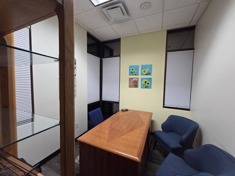 More Photos Of 14811 W Bell Rd, Surprise Medical For Lease