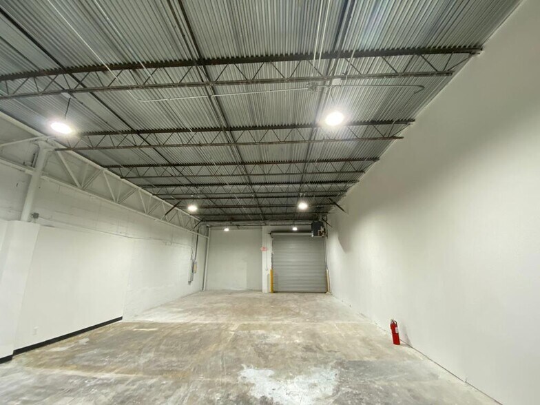 More Photos Of 1400 S Marietta Pky SE, Marietta Warehouse For Lease