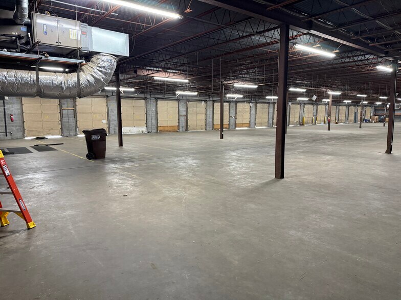 More Photos Of 900-920 W Fairfield Rd, High Point Warehouse For Lease