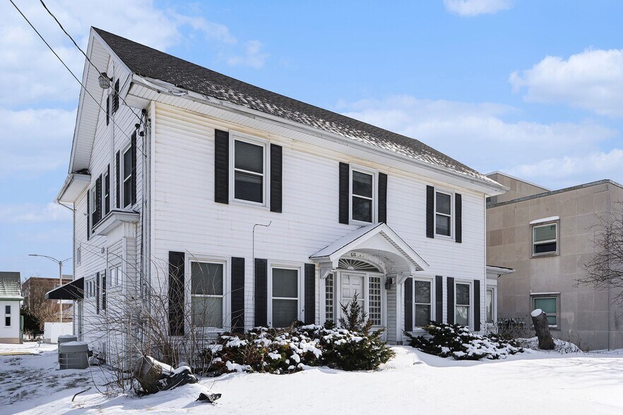 More Photos Of , Lansing Office For Sale