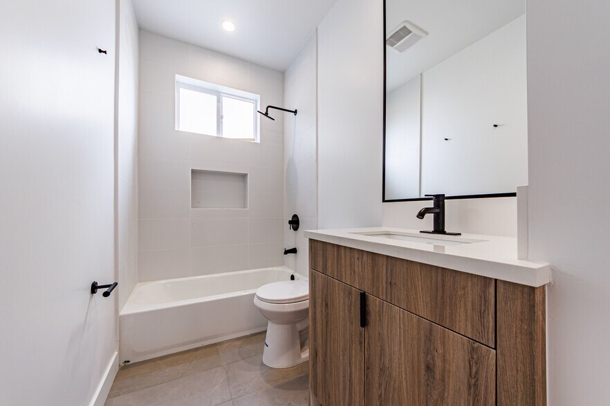 More Photos Of 4514 Lomita St, Los Angeles Multifamily For Sale