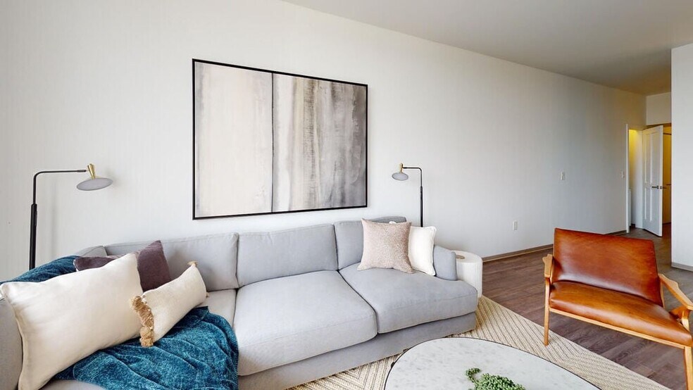 More Photos Of 1369 Spruce Pl, Minneapolis Apartments For Lease