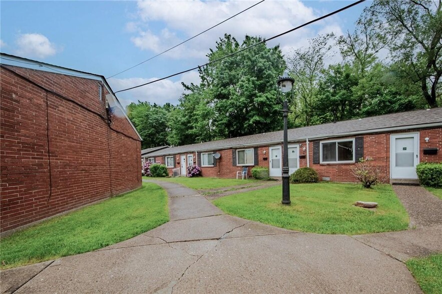 Primary Photo Of 1 Pennridge Ct, Pittsburgh Apartments For Sale