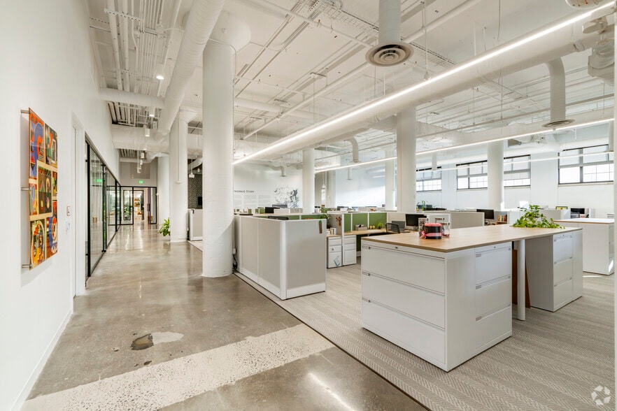 More Photos Of 220 W White St, Rock Hill Office For Lease