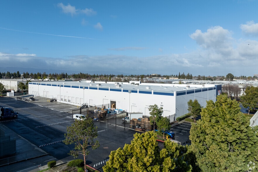 More Photos Of 1919 Monterey Rd, San Jose Warehouse For Lease