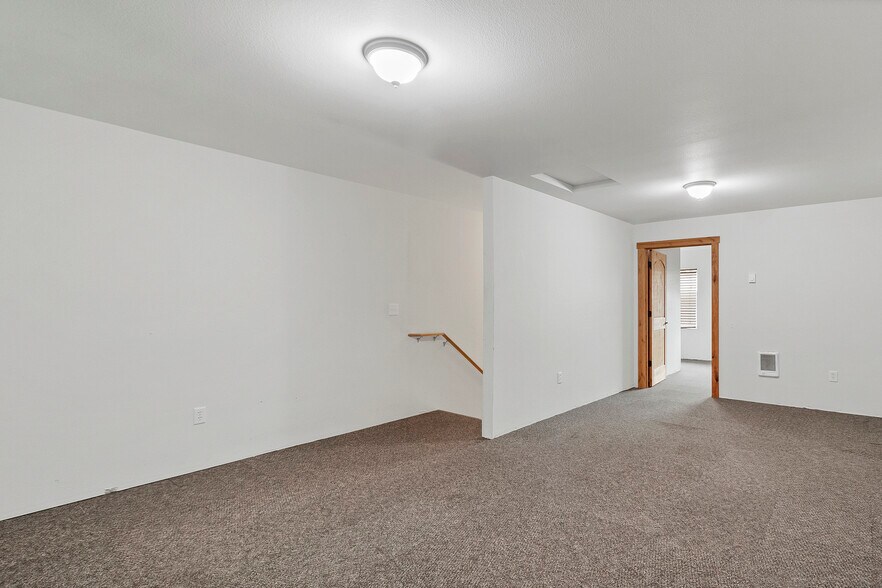 More Photos Of 3603-3633 Candlewood Ct NE, Keizer Warehouse For Sale