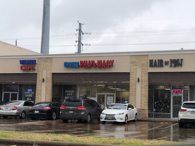 More Photos Of 6100-6198 Wilcrest Dr, Houston Unknown For Lease