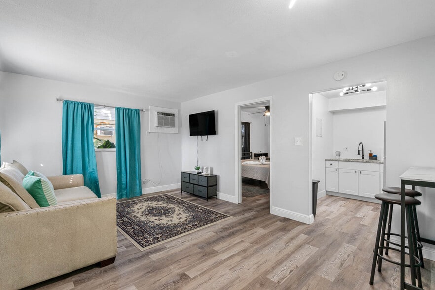 More Photos Of 4513 W McElroy Ave, Tampa Apartments For Sale