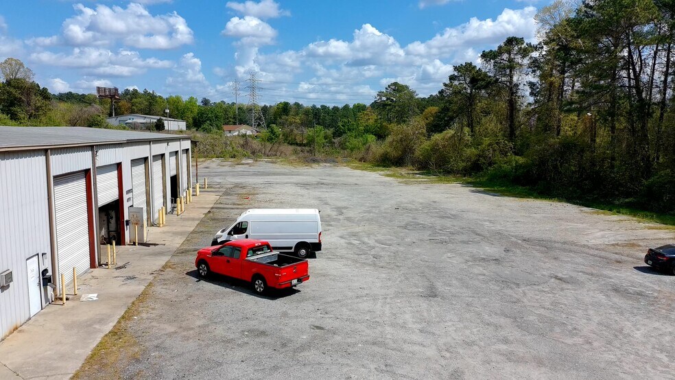 Primary Photo Of 4490 Bowman Industrial Ct, Conley Service For Lease